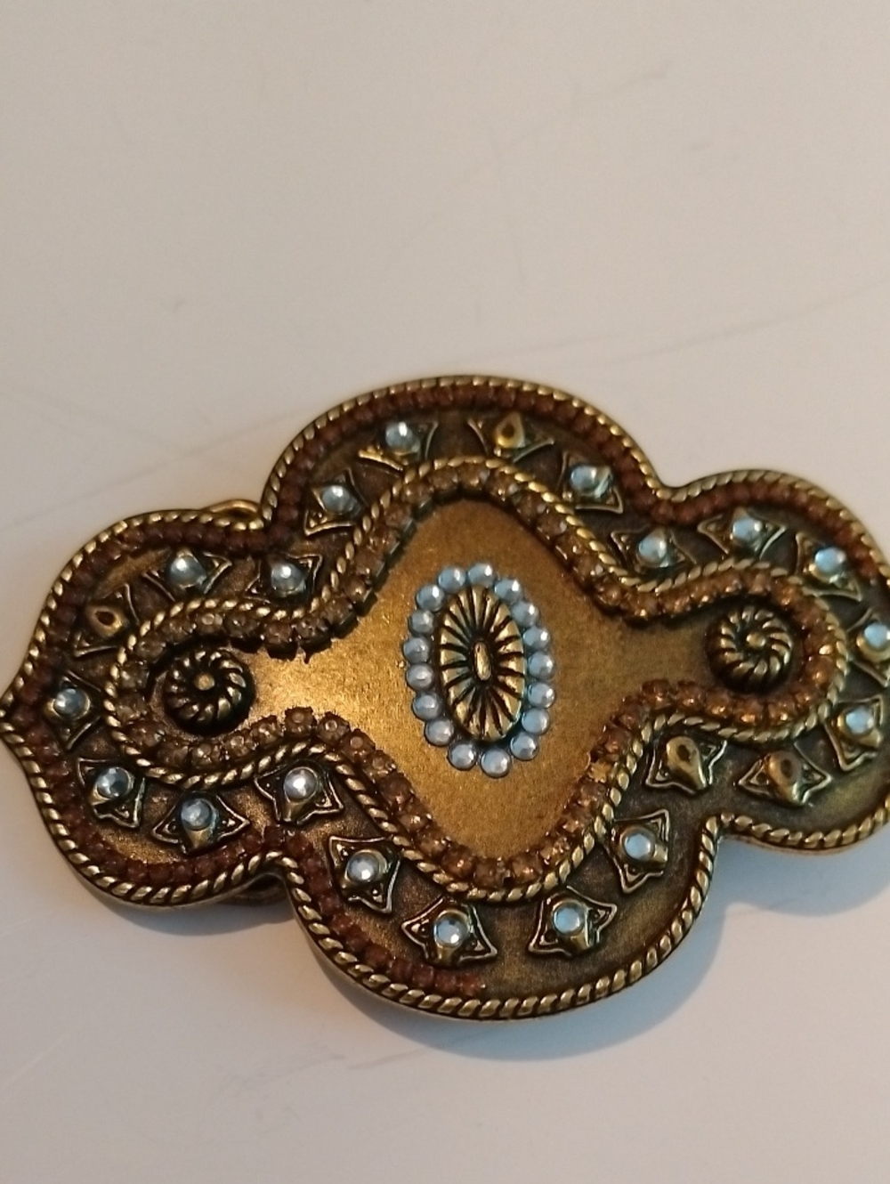 Vintage-Inspired Gold Decorative Belt Buckle With Blue Accents